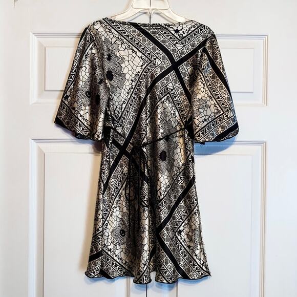 Silk Empire Top - Picture 7 of 9